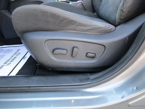 Used 2017 Nissan Rogue SL w/ SL Premium Package image 18