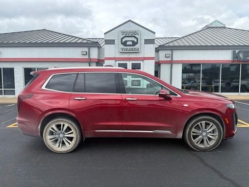 Used 2025 Cadillac XT6 Premium Luxury w/ Technology Package AWD/4WD image 12