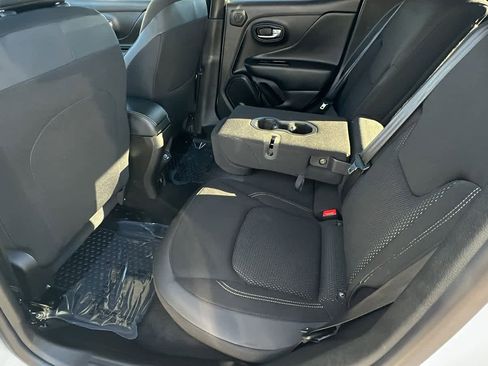 Certified 2022 Jeep Renegade Altitude w/ Sun/Sound Group image 24