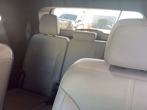 Used 2024 GMC Acadia Elevation image 27