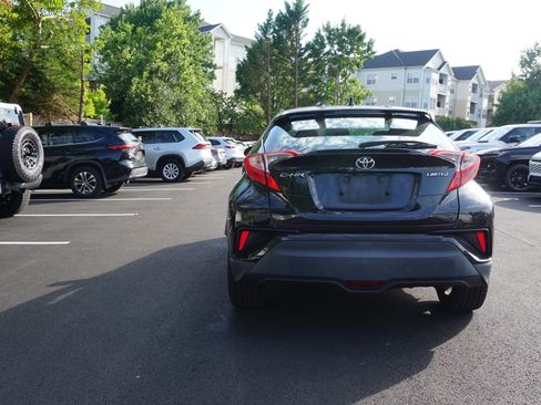 Used 2019 Toyota C-HR Limited FWD image 5