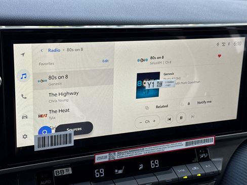 New 2026 Toyota Camry Hybrid FWD image 21