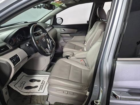Used 2016 Honda Odyssey Touring Elite image 9