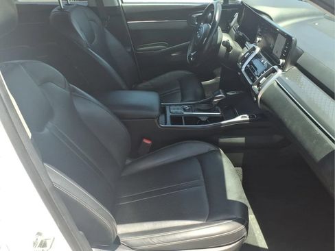 Used 2023 Kia Sorento S FWD image 12