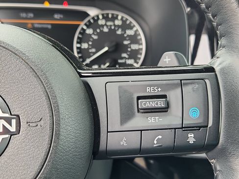 Used 2023 Nissan Pathfinder SL w/ Lighting Package (N92) AWD/4WD image 21