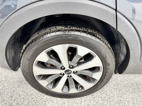 Used 2020 Kia Telluride S FWD image 25