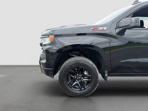 Used 2023 Chevrolet Silverado 1500 LT Trail Boss w/ Convenience Package II AWD/4WD image 21