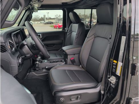 New 2026 Jeep Gladiator Sport image 10