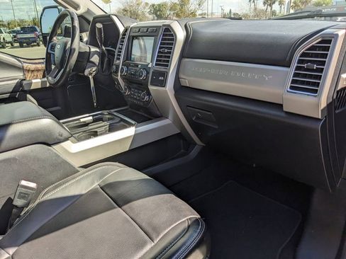 Used 2017 Ford F250 Lariat w/ Chrome Package image 13