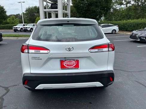 Used 2025 Toyota Corolla Cross L FWD image 8