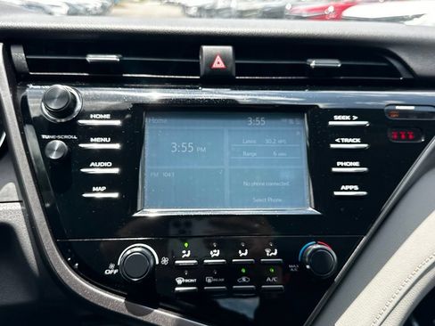 Used 2019 Toyota Camry LE FWD image 25