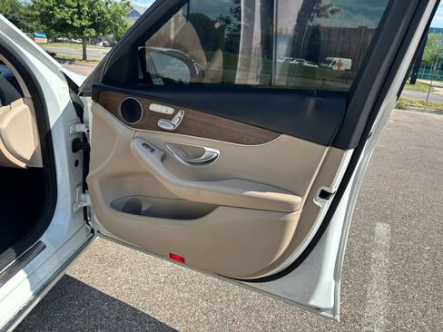 Used 2019 Mercedes-Benz C 300 4MATIC Sedan image 23