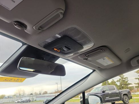 Used 2025 Toyota Prius LE image 30