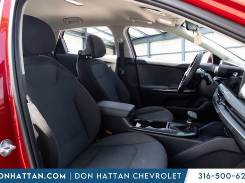 Used 2025 Kia K4 FWD image 19
