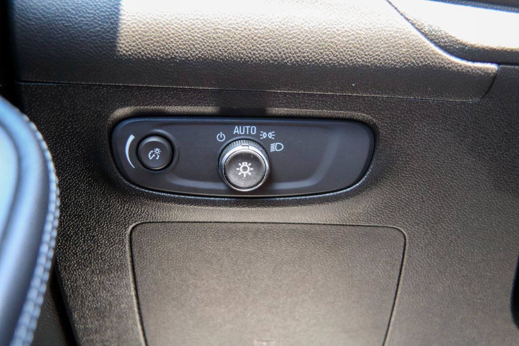 Used 2025 Buick Encore GX Preferred FWD image 17