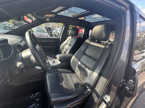 Used 2020 Jeep Grand Cherokee Limited w/ Luxury Group II image 12