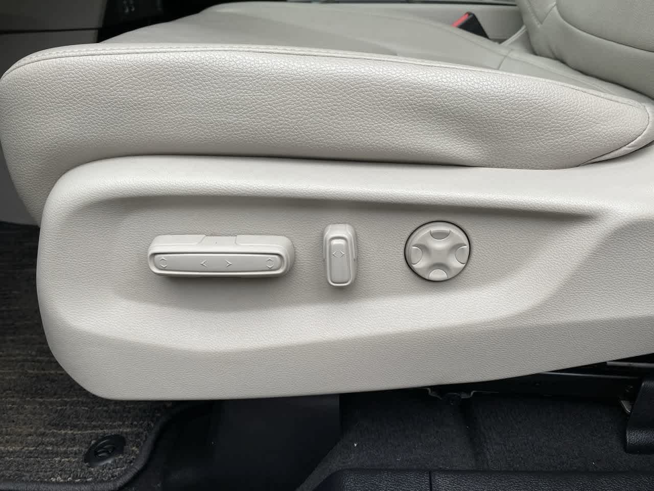 Used 2025 Honda Odyssey EX-L image 14