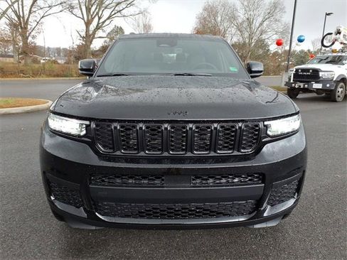 New 2025 Jeep Grand Cherokee L Altitude image 9