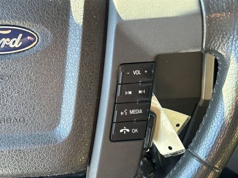 Used 2010 Ford F150 XLT image 21