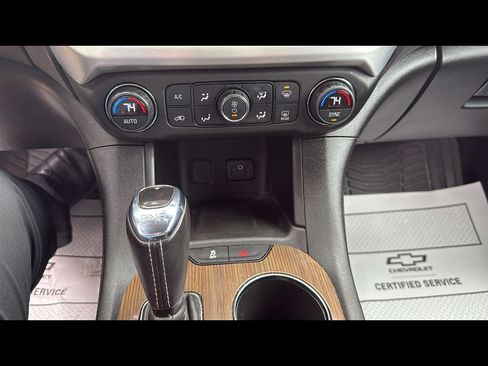 Used 2019 GMC Acadia SLE image 21