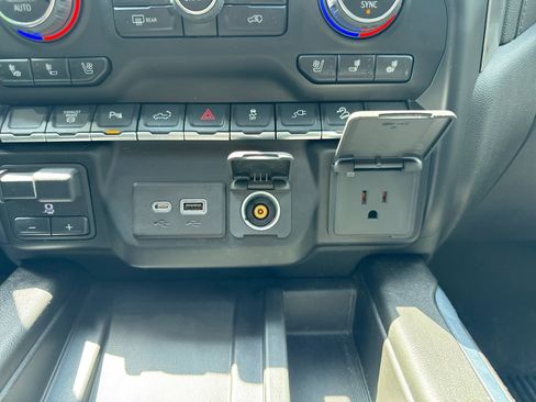 Used 2022 Chevrolet Silverado 2500 LTZ w/ LTZ Plus Package AWD/4WD image 37