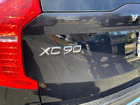 Certified 2023 Volvo XC90 B6 Plus w/ Protection Package image 29