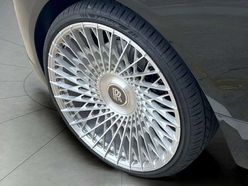 Used 2020 Rolls-Royce Dawn RWD image 17