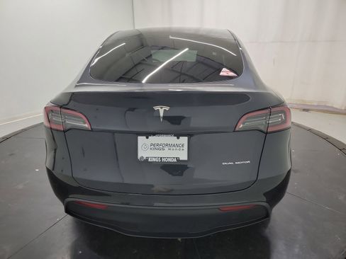 Used 2025 Tesla Model Y Long Range AWD/4WD image 8