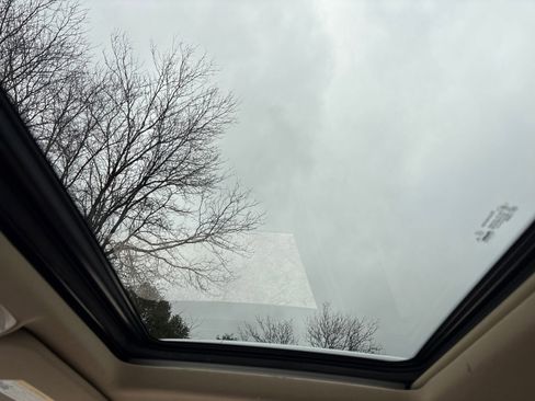 Used 2011 Mercedes-Benz GLK 350 4MATIC image 21