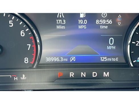 Used 2021 Ford Explorer XLT w/ Equipment Group 202A AWD/4WD image 16