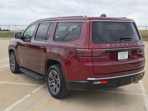 Used 2024 Jeep Wagoneer Series II w/ Flexible Seating Group image 5