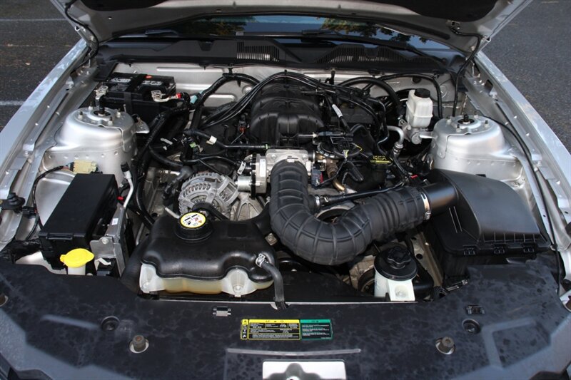 Used 2010 Ford Mustang Premium RWD image 17