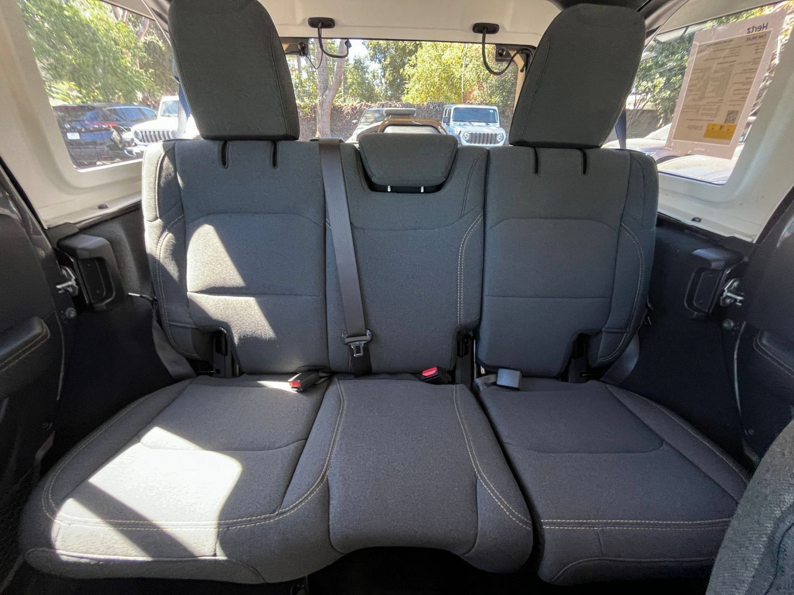 Used 2025 Jeep Wrangler Unlimited Sahara AWD/4WD image 37