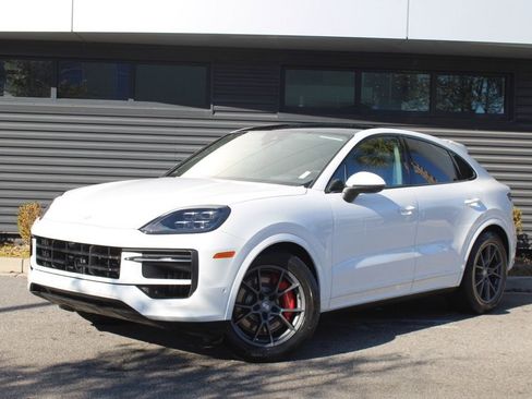 New 2026 Porsche Cayenne S image 1