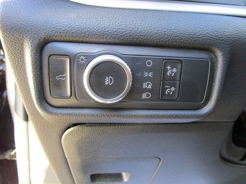 Used 2020 Ford Explorer XLT w/ Equipment Group 202A image 14