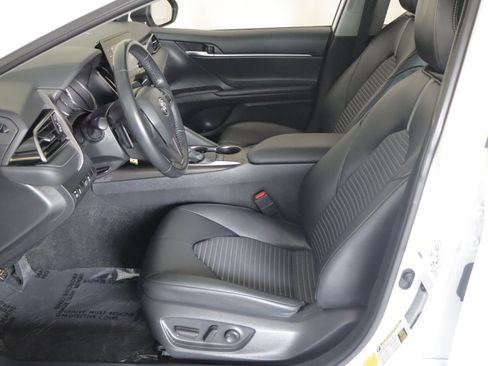 Used 2022 Toyota Camry SE FWD image 7