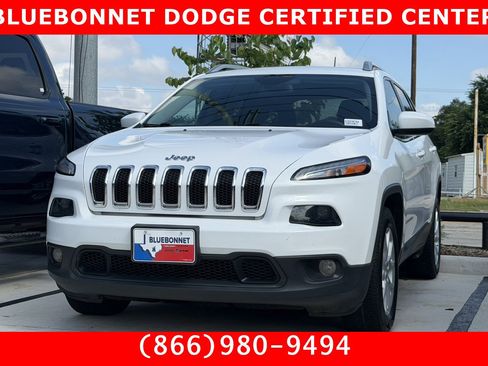 Used 2018 Jeep Cherokee Latitude FWD image 1
