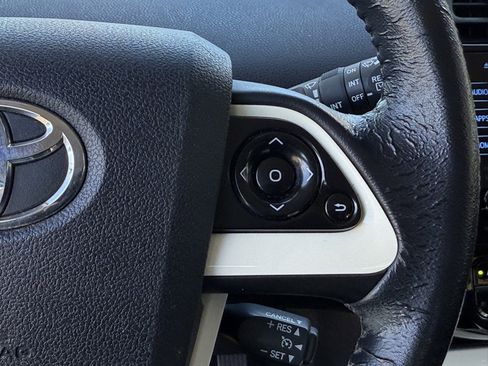 Used 2016 Toyota Prius Three image 21