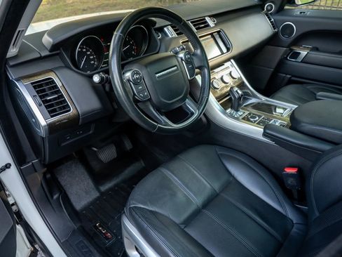 Used 2016 Land Rover Range Rover Sport SE image 11