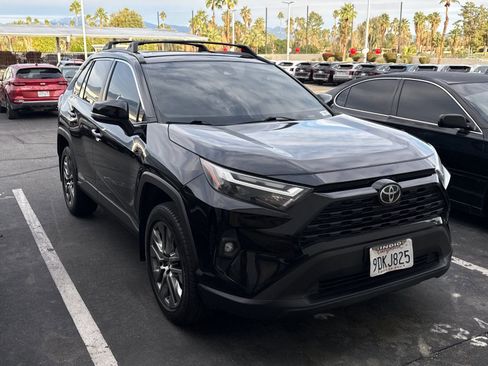 Used 2022 Toyota RAV4 XLE Premium image 2