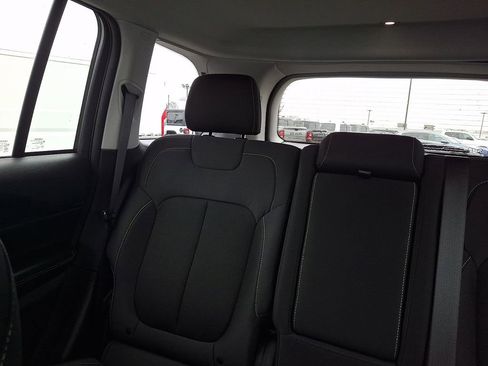 Used 2023 Jeep Grand Cherokee Laredo w/ Luxury Tech Group I image 19