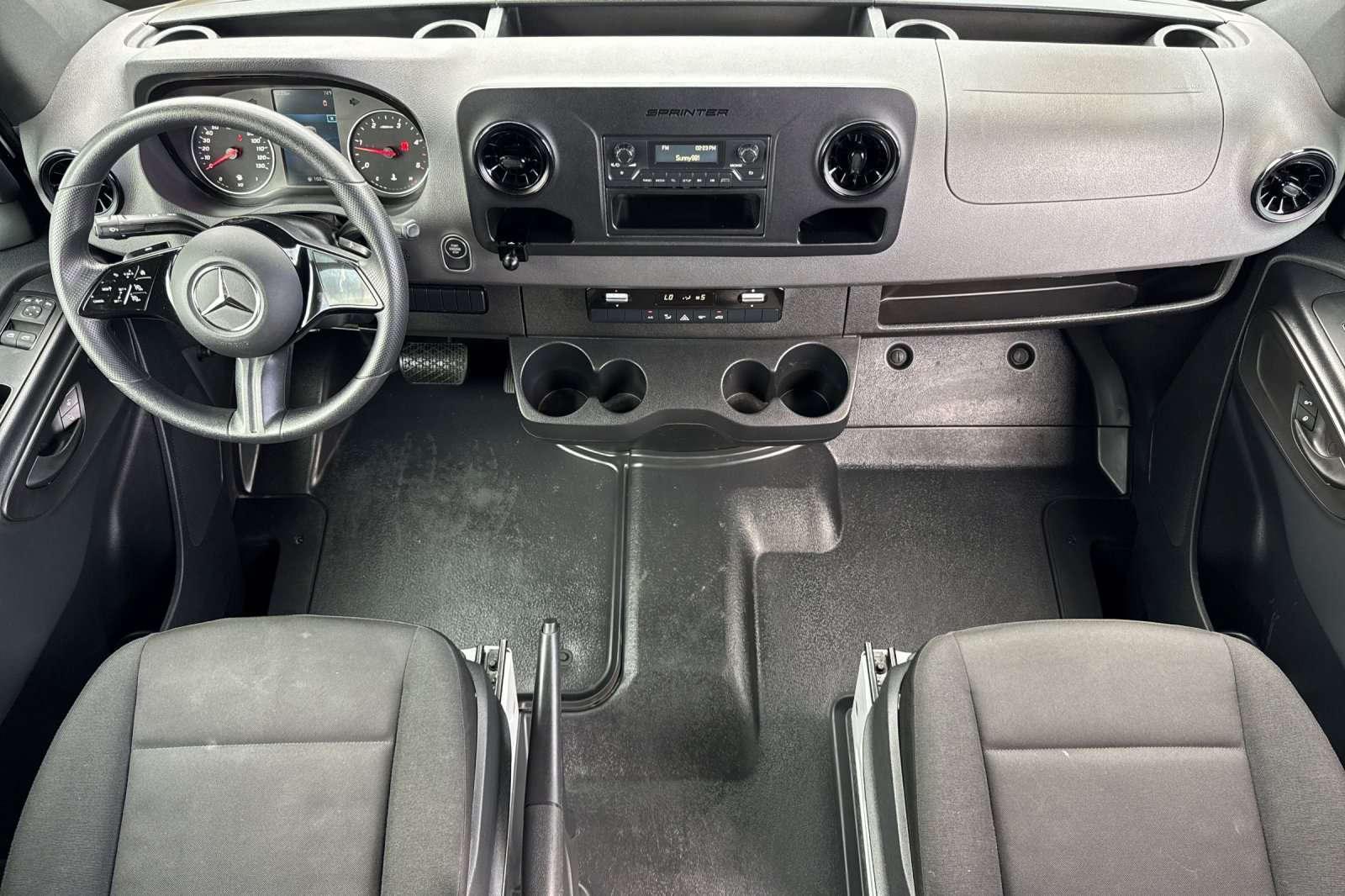 Used 2025 Mercedes-Benz Sprinter 2500 image 12