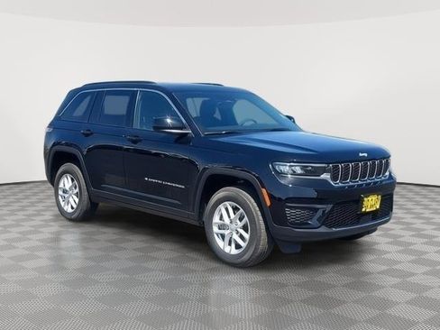 New 2025 Jeep Grand Cherokee Laredo X w/ Luxury Tech Group I AWD/4WD image 7