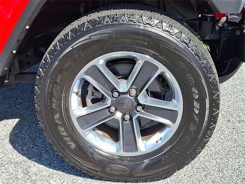 Used 2022 Jeep Wrangler Unlimited Sahara w/ LED Lighting Group image 8