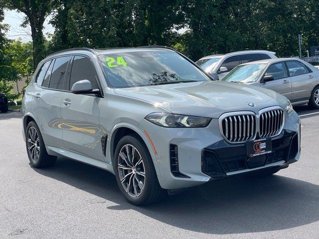 Certified 2024 BMW X5 xDrive40i w/ M Sport Package AWD/4WD image 3