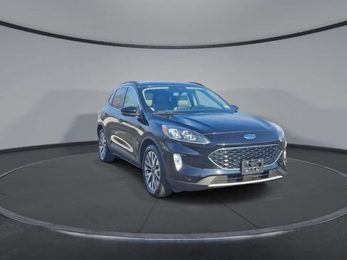 Certified 2020 Ford Escape Titanium w/ Titanium Premium Package 2.0 image 2