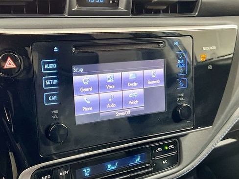 Used 2017 Toyota Corolla SE image 14