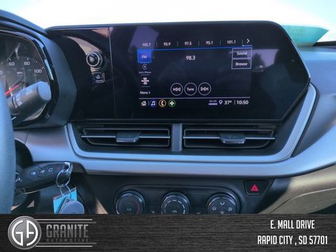 Used 2024 Chevrolet Trax LS w/ LS Convenience Package image 18