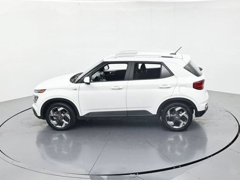 Used 2024 Hyundai Venue SEL FWD image 44