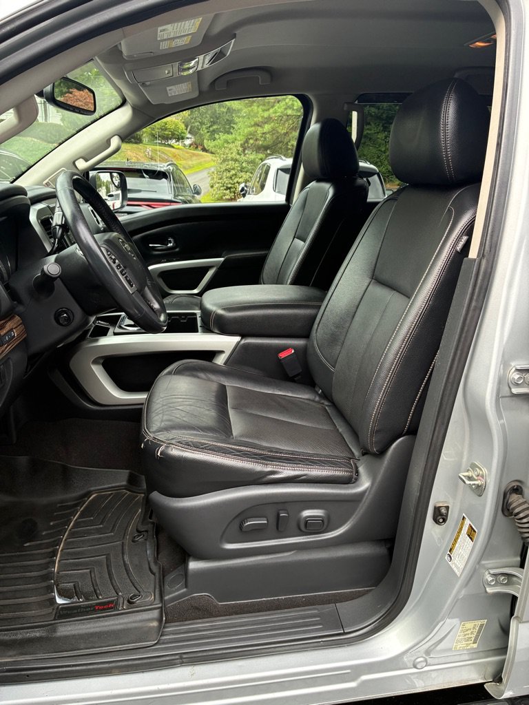 Used 2017 Nissan Titan SL AWD/4WD image 22